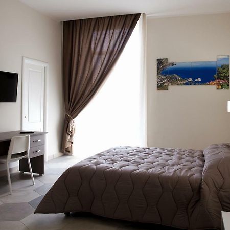 B&B La Dimora Del Conte Наполи Екстериор снимка