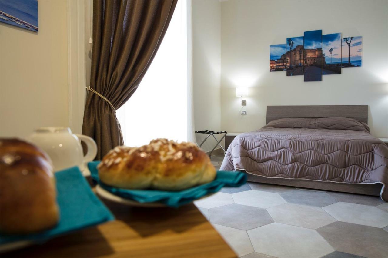 B&B La Dimora Del Conte Наполи Екстериор снимка