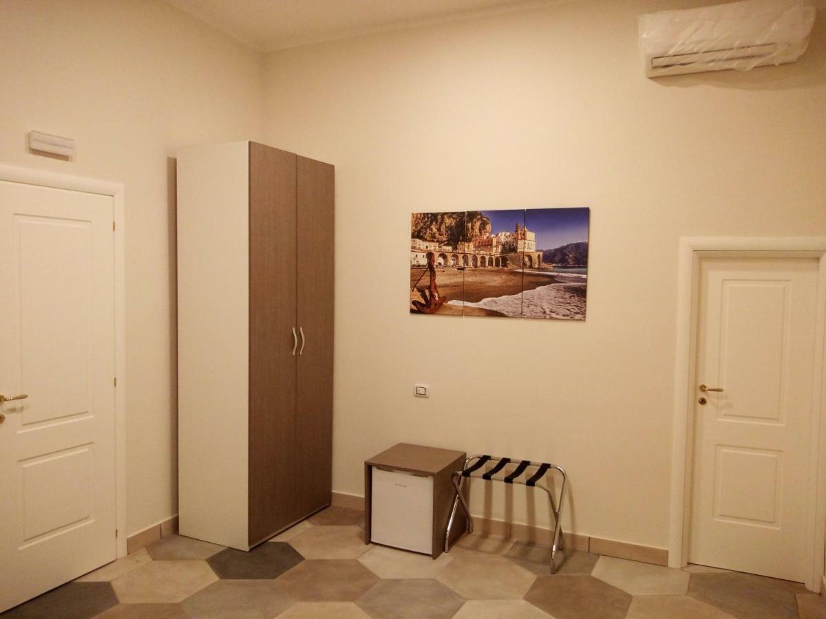 B&B La Dimora Del Conte Наполи Екстериор снимка